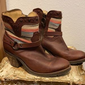 Justin Western Booties